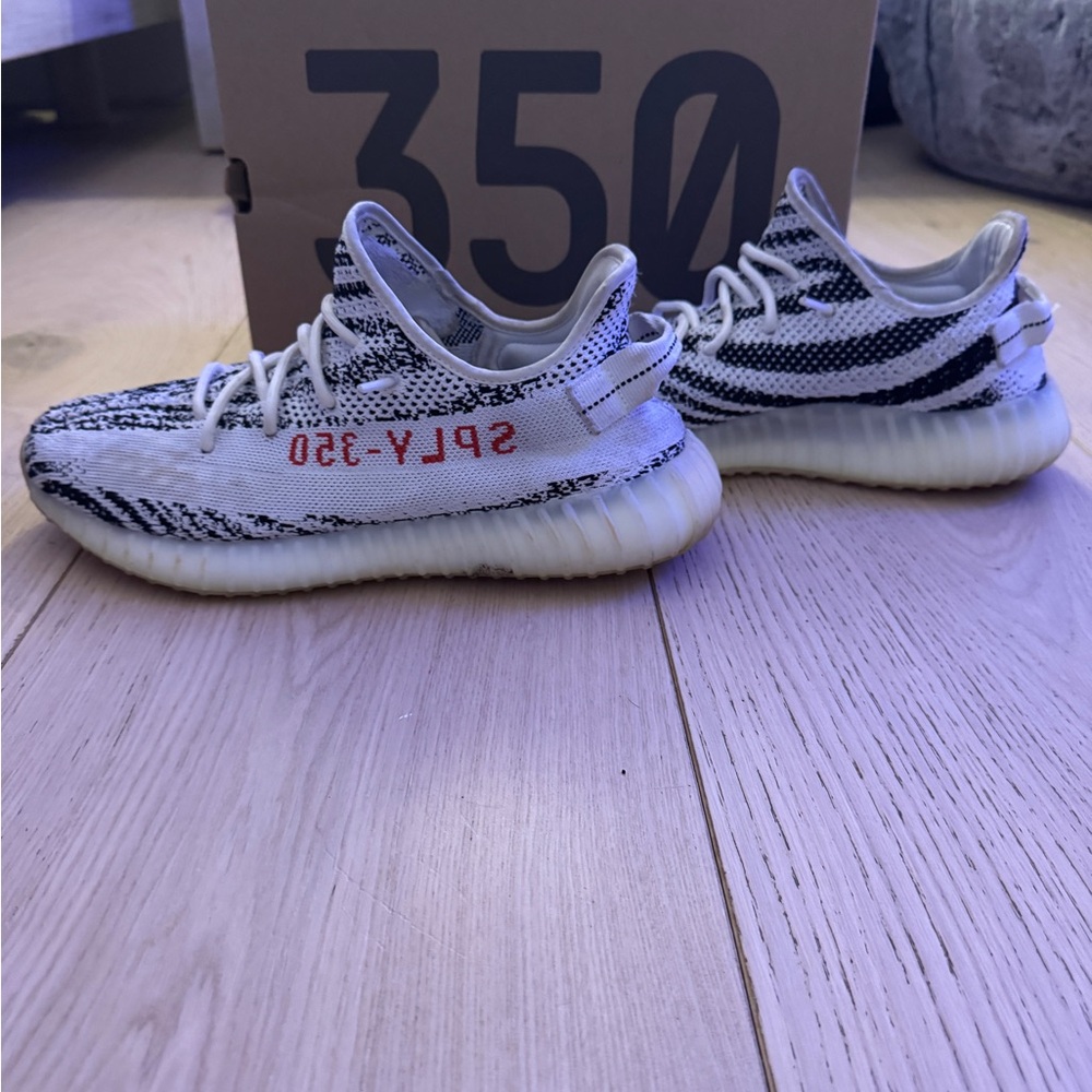 Adidas Yeezy Boost 350 V2 Zebra